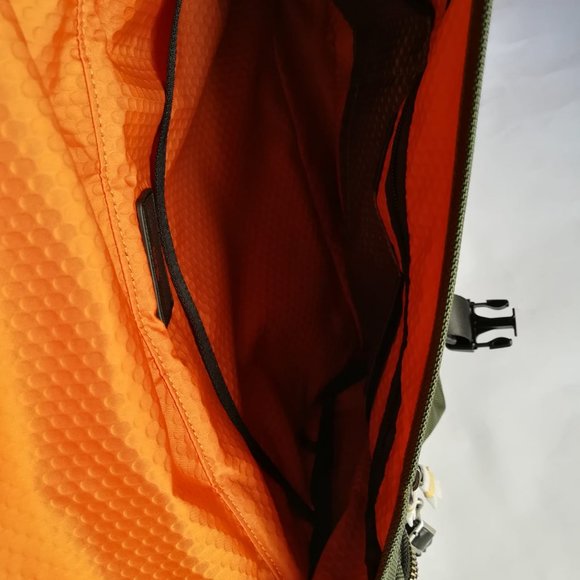 Tumi Alpha Bravo Benning Deluxe Messenger - Green & Orange - Picture 6 of 10